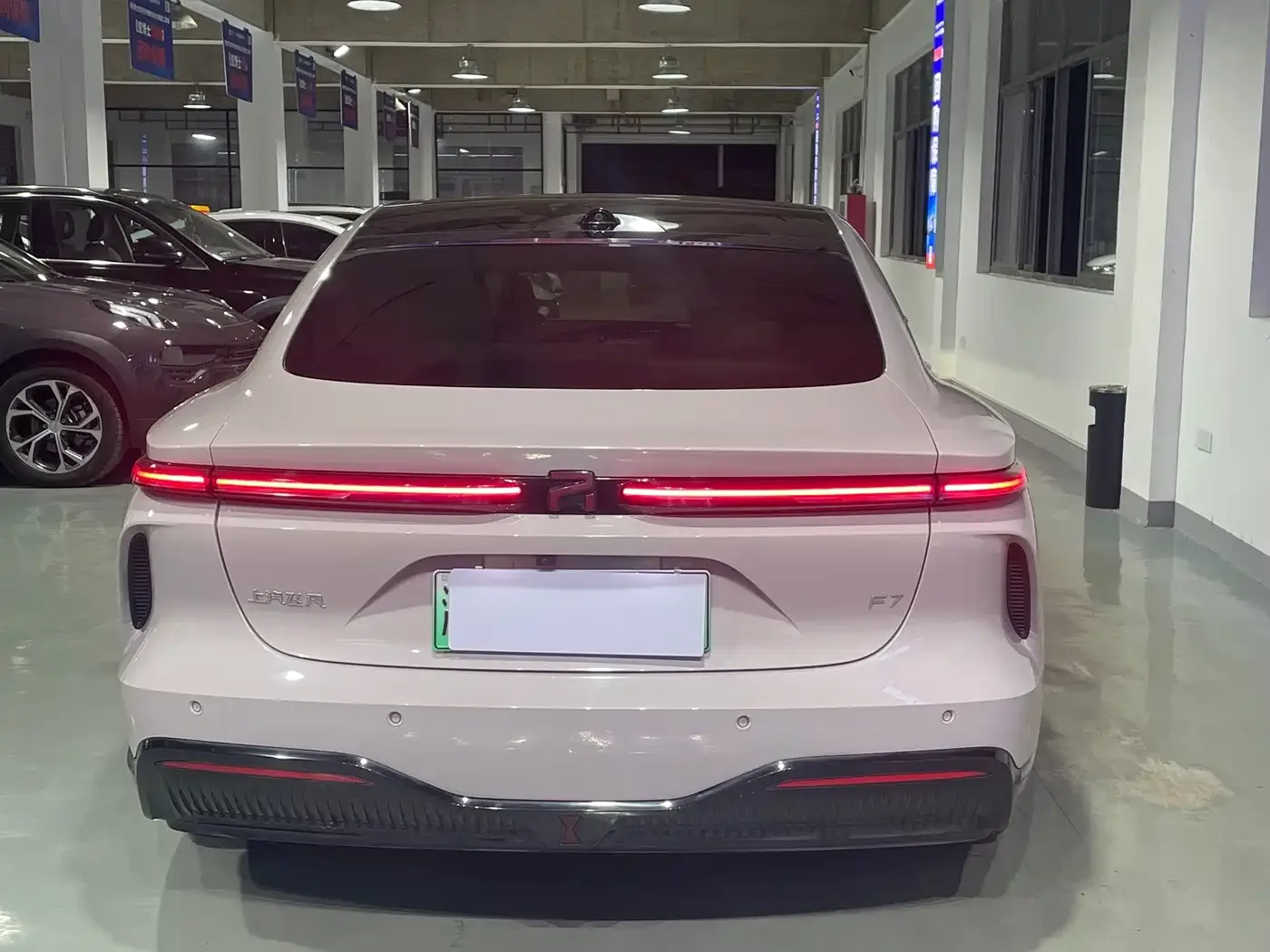 Roewe Rising Auto F7 2023 Performance Pro Edition — Фото автомобиля 4