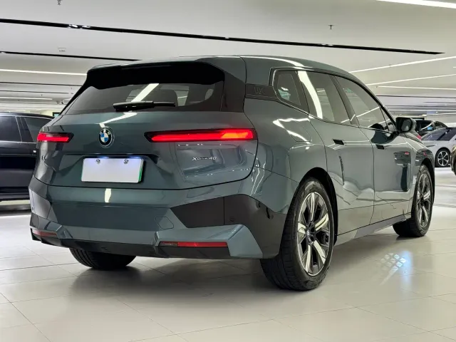 BMW iX — Фото автомобиля 6