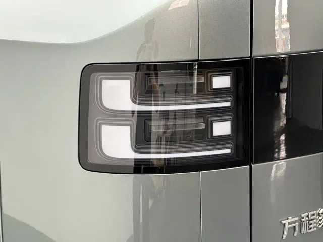 BYD FangChengBao Titanium 7 — Фото автомобиля 13