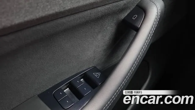 Tesla Model Y — Фото автомобиля 27
