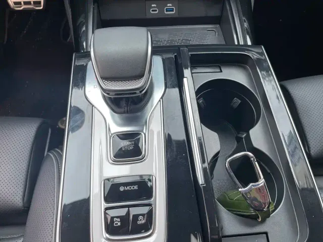 Hongqi H9 — Фото автомобиля 12