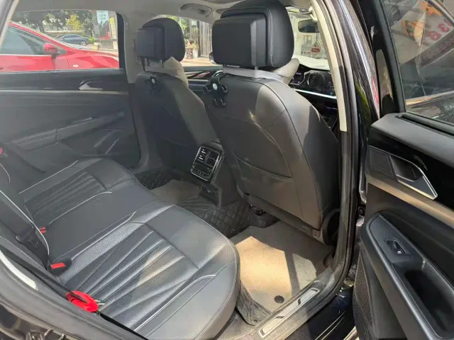 Volkswagen Passat — Фото автомобиля 9