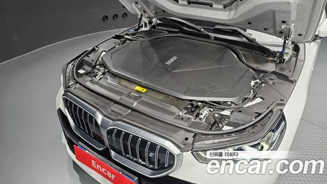BMW i5 — Фото автомобиля 5