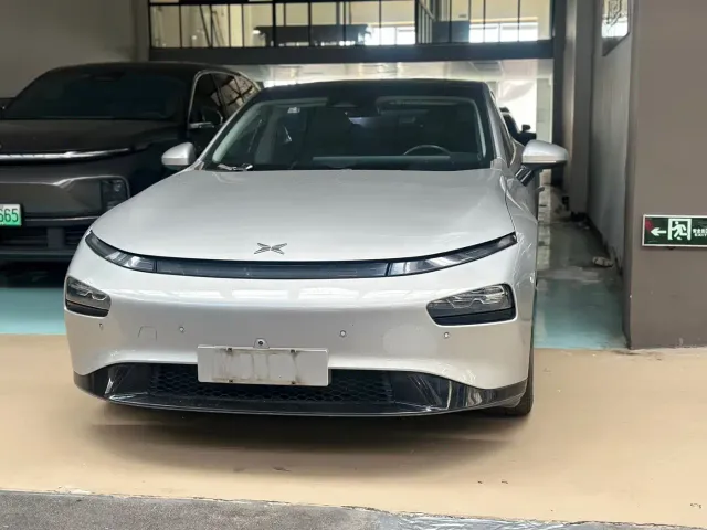 Xpeng P7 — Фото автомобиля 3