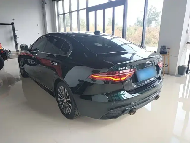 Jaguar XEL — Фото автомобиля 4