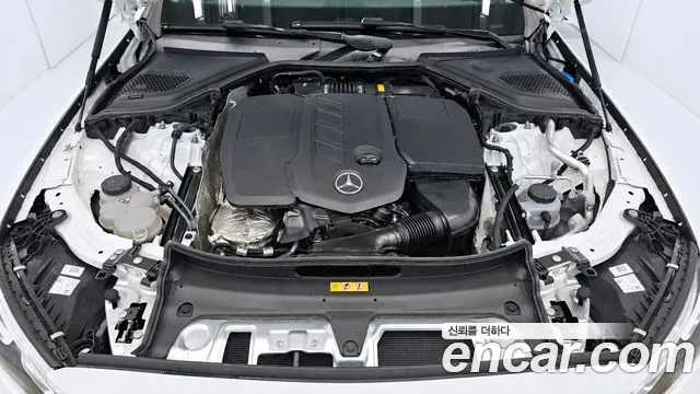 Mercedes-Benz E-Class — Фото автомобиля 6