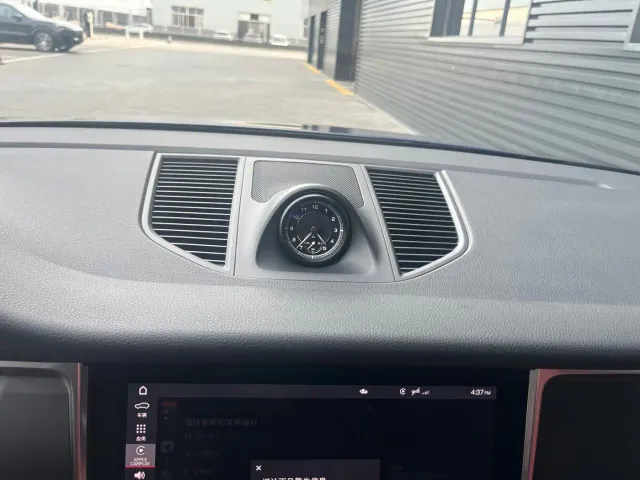 Porsche Macan — Фото автомобиля 15