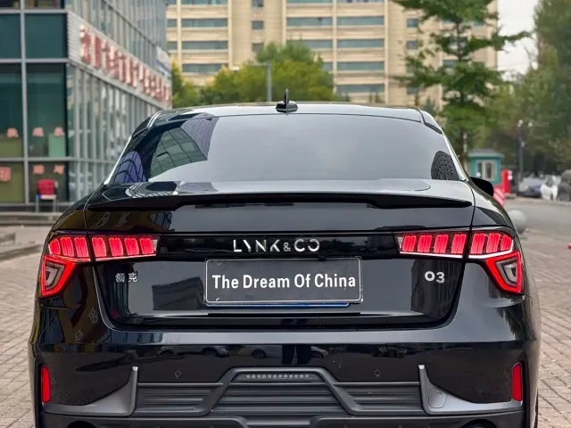 Lynk & Co 03 — Фото автомобиля 8