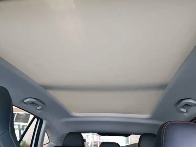 Roewe RX5 — Фото автомобиля 17