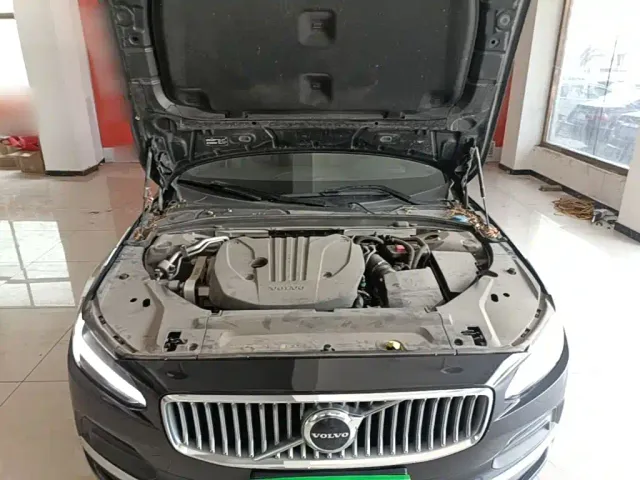 Volvo S90 — Фото автомобиля 19