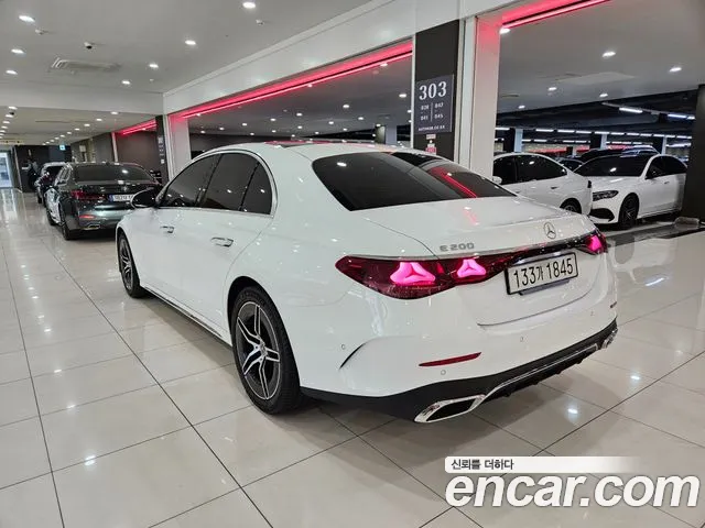 Mercedes-Benz E-Class W214 — Фото автомобиля 2