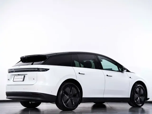 Li Auto i6 — Фото автомобиля 27