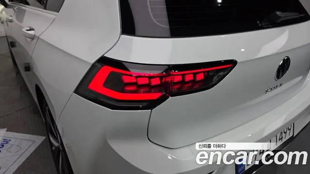 Volkswagen Golf Golf 8 поколение 2.0 TDI Prestige — Фото автомобиля 19