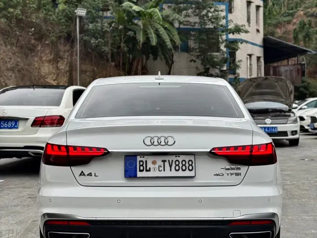 Audi A4L — Фото автомобиля 12