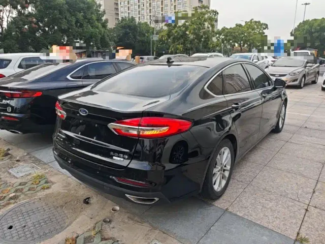 Ford Mondeo — Фото автомобиля 6