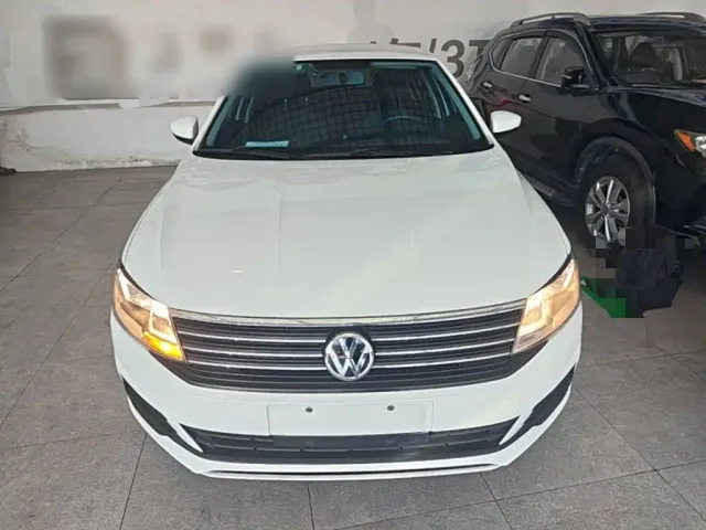 Volkswagen Lavida — Фото автомобиля 2