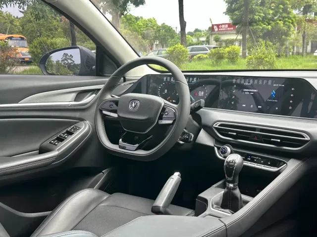 Changan Eado — Фото автомобиля 10