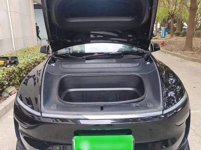 Tesla Model Y — Фото автомобиля 19