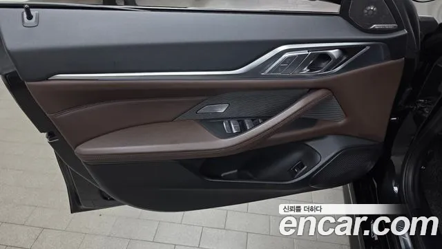 BMW i4 — Фото автомобиля 23