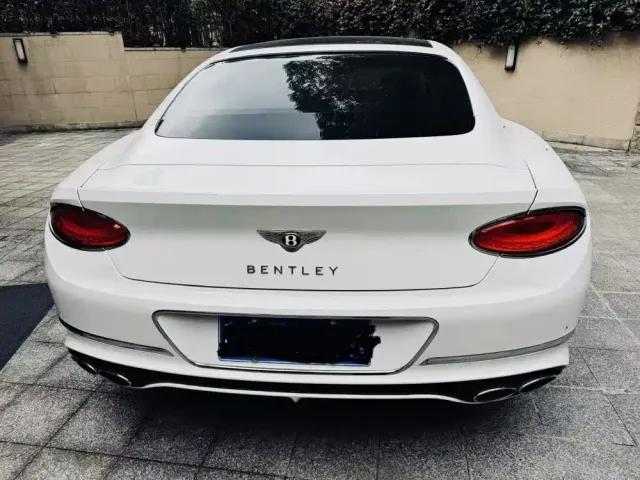 Bentley Continental — Фото автомобиля 10