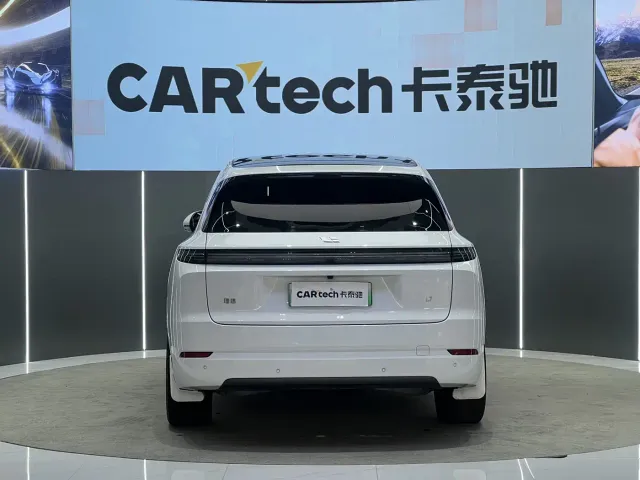 Li Auto L7 — Фото автомобиля 18