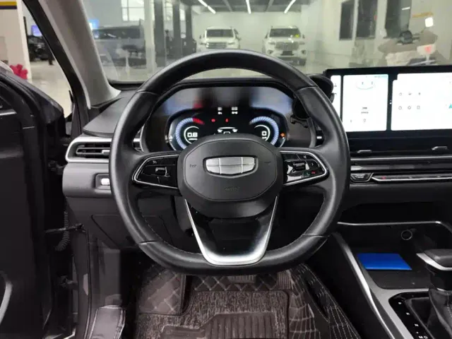 Geely Emgrand — Фото автомобиля 15