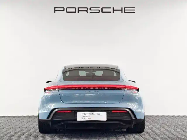 Porsche Taycan — Фото автомобиля 5
