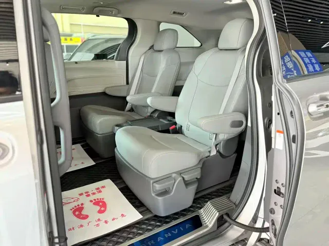 Toyota Granvia — Фото автомобиля 7