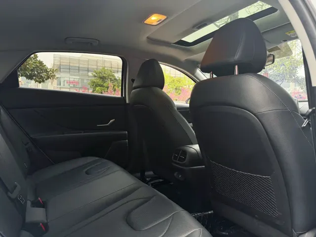 Hyundai Elantra — Фото автомобиля 10
