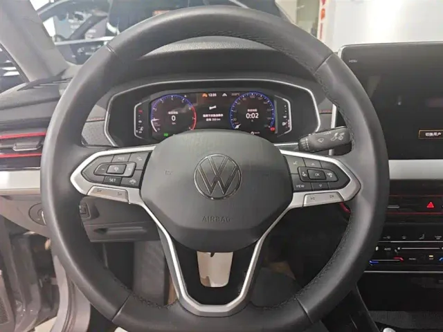 Volkswagen Lavida — Фото автомобиля 10