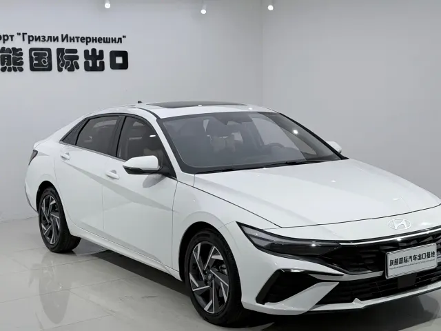 Hyundai Elantra — Фото автомобиля 3