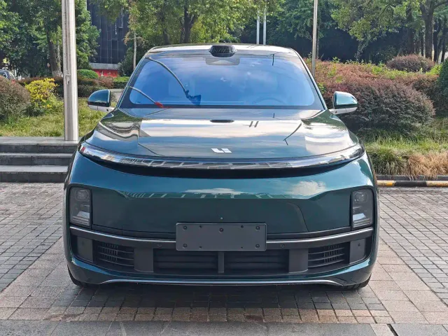 Li Auto L9 — Фото автомобиля 2
