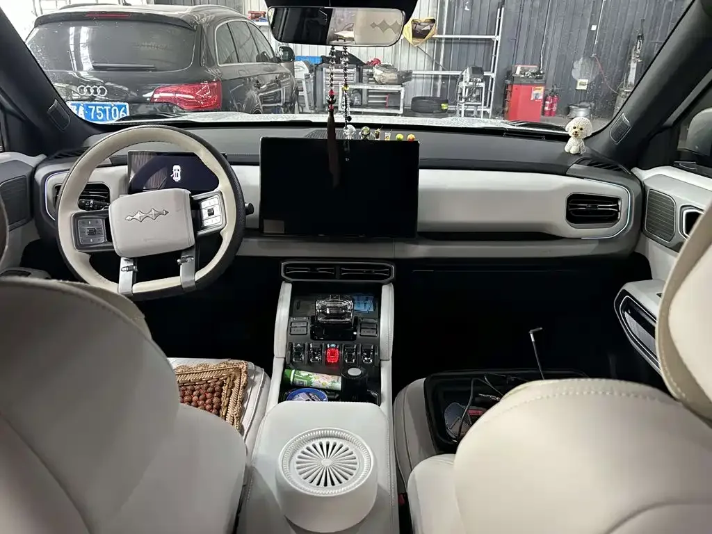 Fang Cheng Bao Titanium 3 2025 501KM AWD Smart Drive Ultra Edition — Фото автомобиля 8