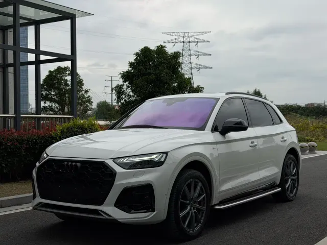 Фотография автомобиля — Audi Q5L