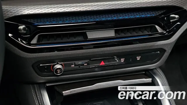 BMW i4 — Фото автомобиля 24