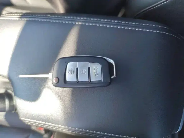Geely Emgrand — Фото автомобиля 12