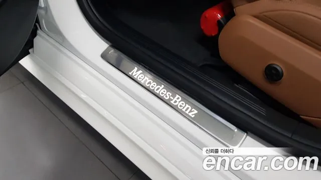 Mercedes-Benz E-Class — Фото автомобиля 14