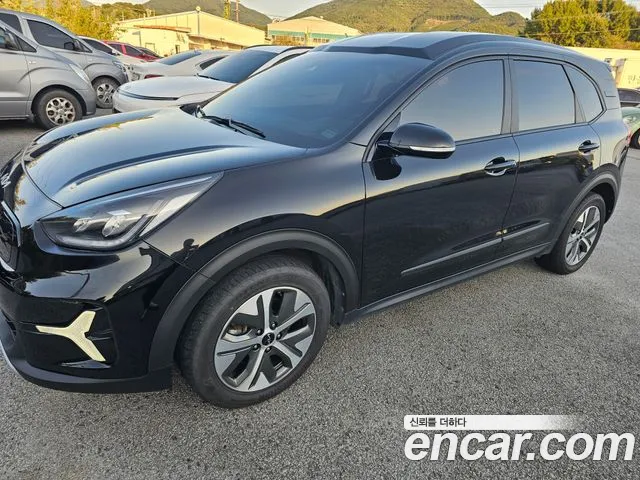 Kia Niro — Фото автомобиля 17