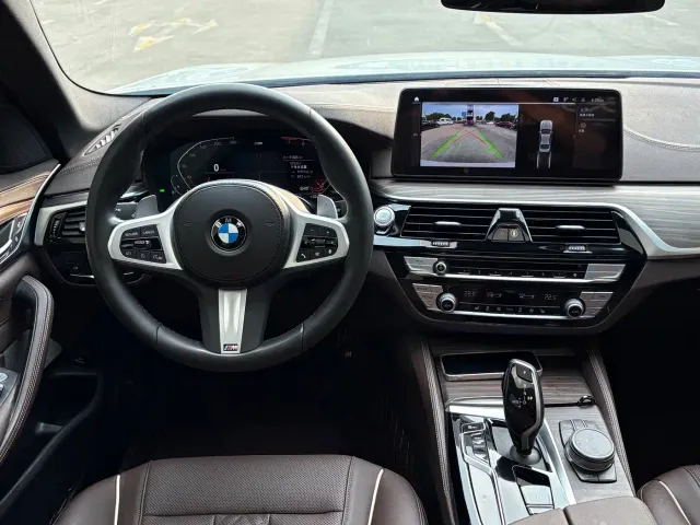 BMW 5 Series — Фото автомобиля 6