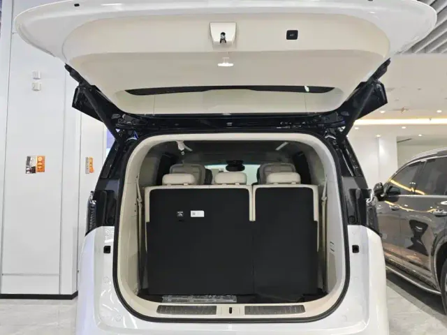 Buick Zhijing Shijia — Фото автомобиля 4
