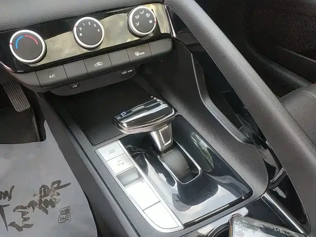 Hyundai Elantra — Фото автомобиля 13