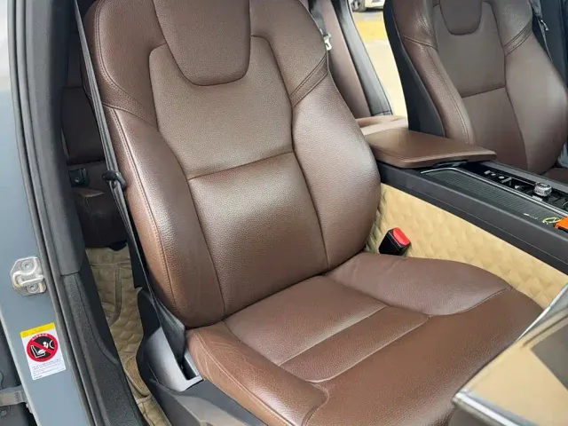 Volvo XC60 — Фото автомобиля 3