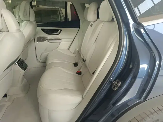 Mercedes-Benz EQE SUV — Фото автомобиля 16