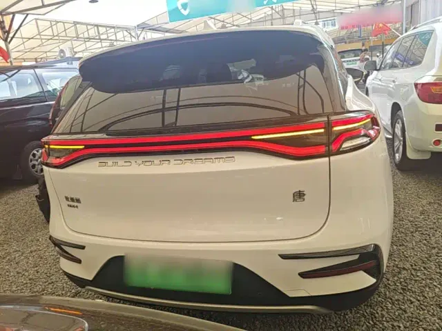 BYD Tang — Фото автомобиля 5