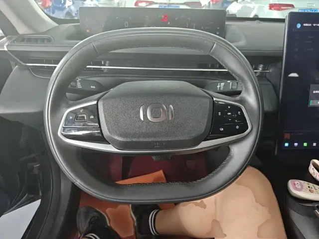Changan Qiyuan A05 — Фото автомобиля 10