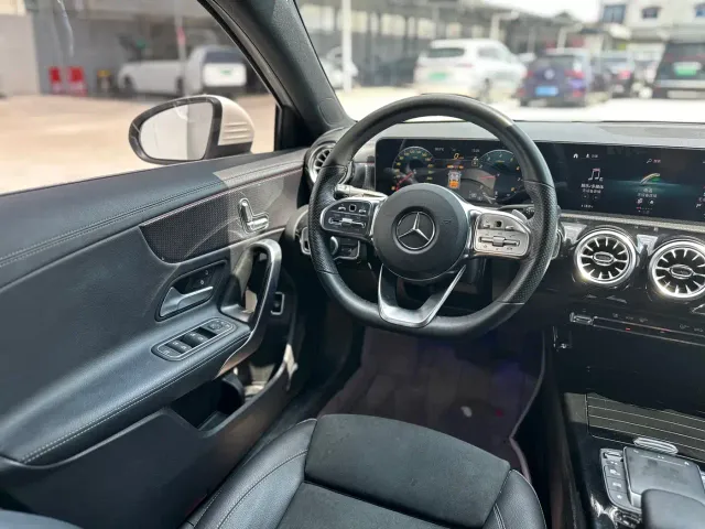 Mercedes-Benz A-Class — Фото автомобиля 12