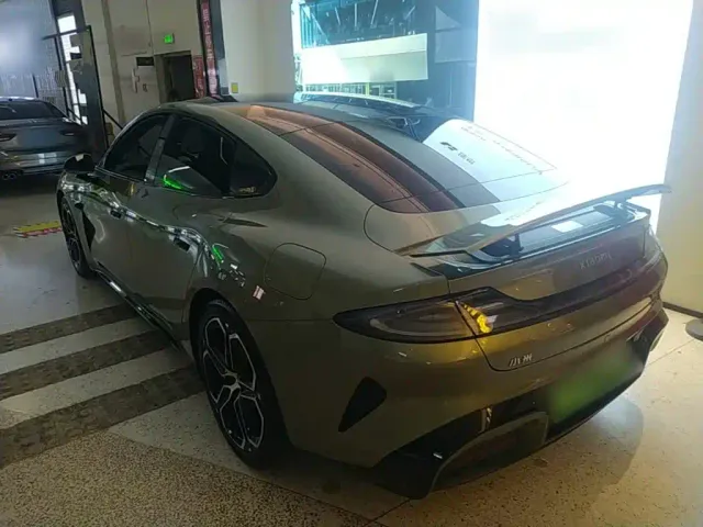 Xiaomi SU7 — Фото автомобиля 22