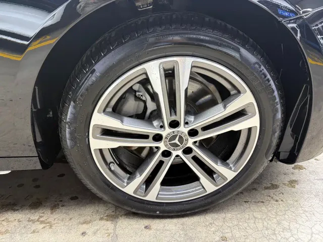 Mercedes-Benz E-Class — Фото автомобиля 15
