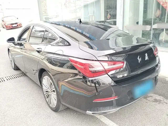 Hongqi H5 — Фото автомобиля 4