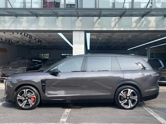 Nio ES8 — Фото автомобиля 5